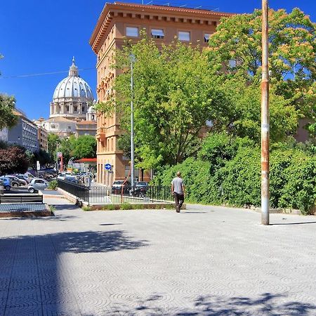 Magenta Vaticano Fornaci Róma Szoba fotó